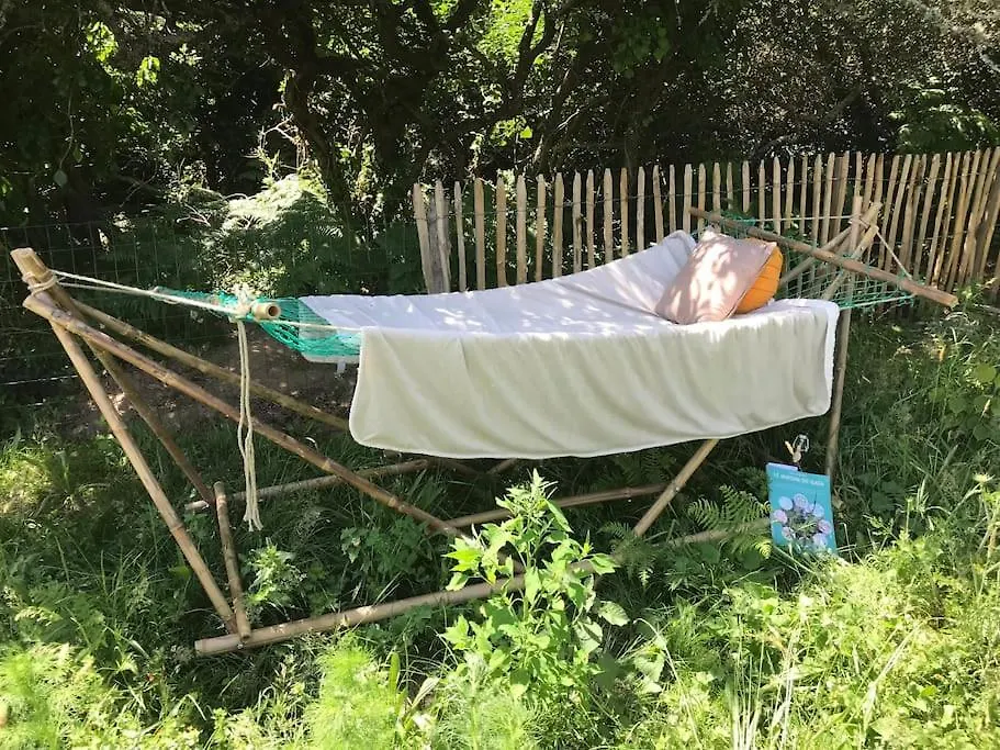 Coquet Nid Douillet ...Slow Life Plogoff 0*,  Francia